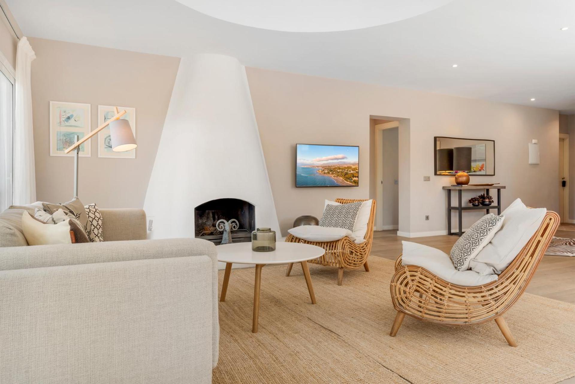 Apartment Relaxing Hideaway In Nueva Andalucia Ref M57 *