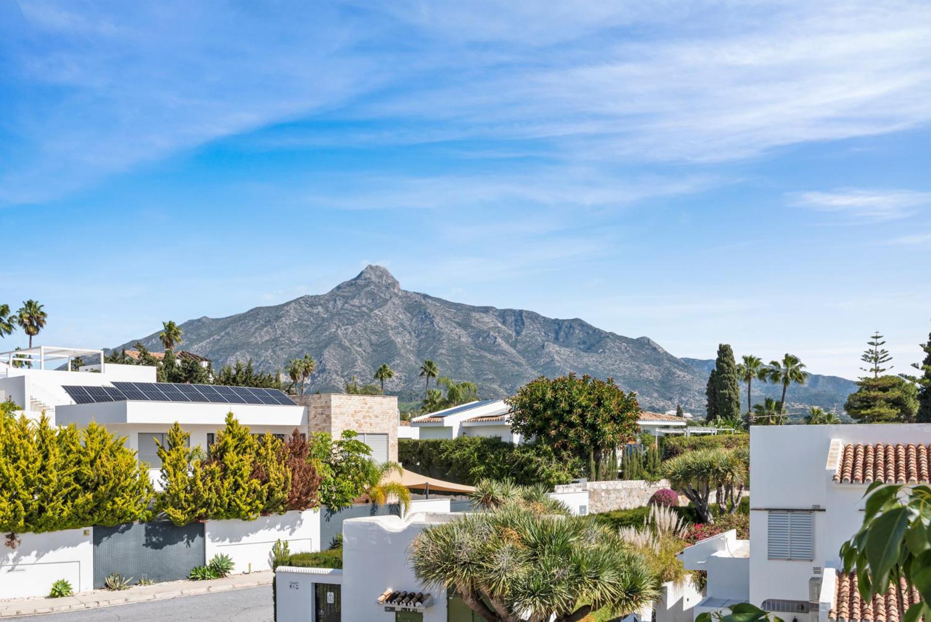 Relaxing Hideaway In Nueva Andalucia Ref M57 * Marbella
