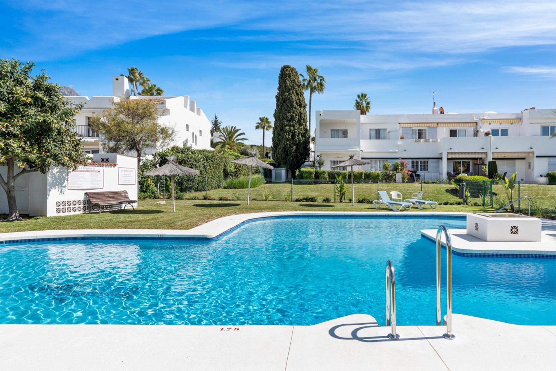 Appartamento Relaxing Hideaway In Nueva Andalucia Ref M57